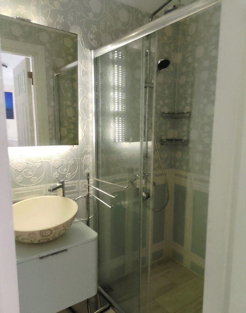 Heybeli Butik Hotel 48/50