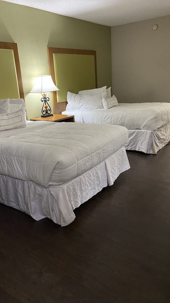 Baymont by Wyndham Odessa Highway 80 15/38