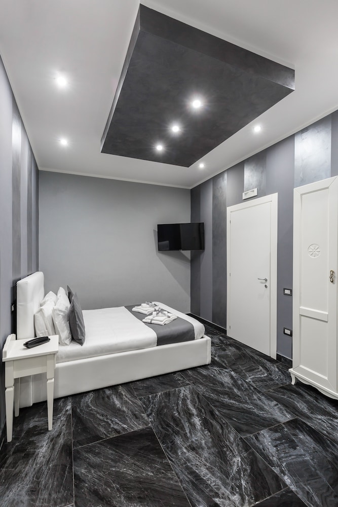 Hotel Bella Napoli Suites 35/67