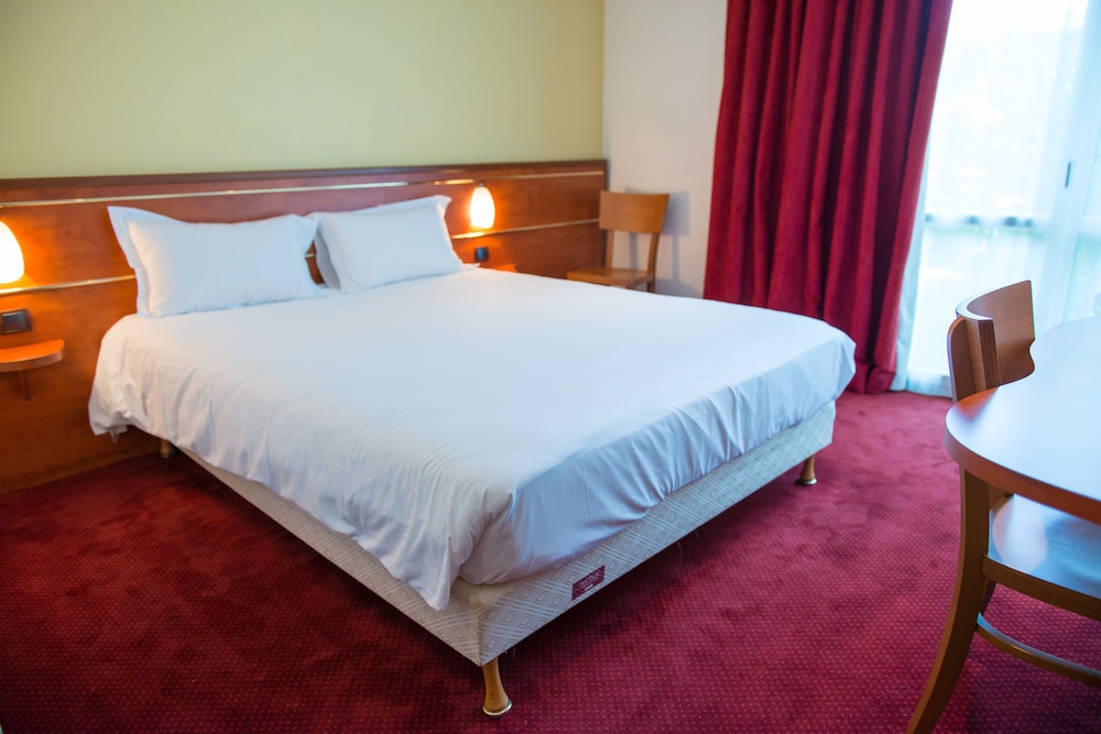 BRIT HOTEL NANTES VIGNEUX – L’ATLANTEL 9/49