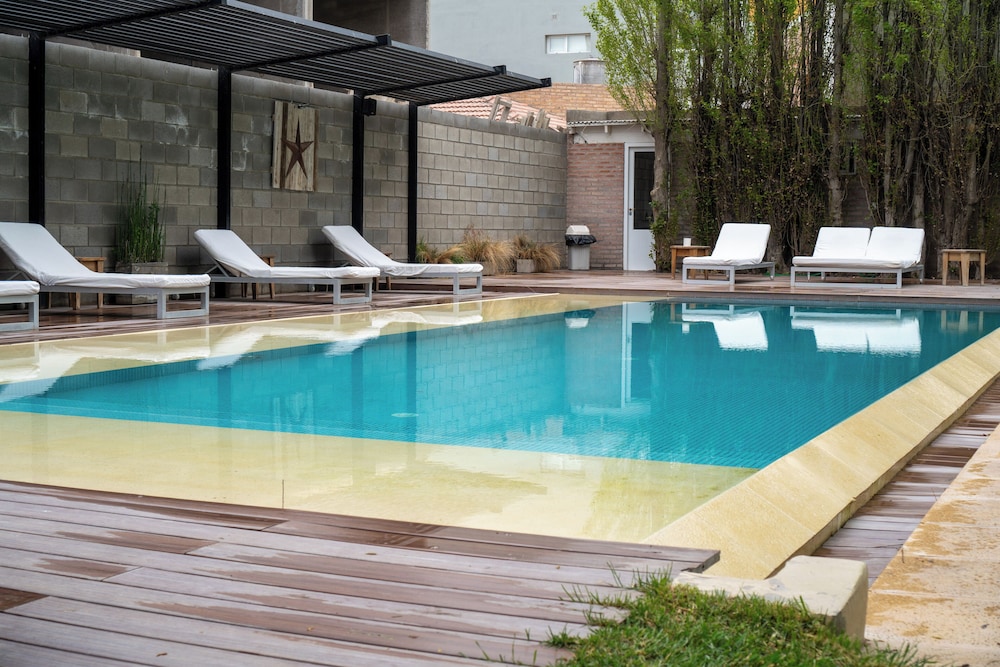 La Posada Hotel 46/50