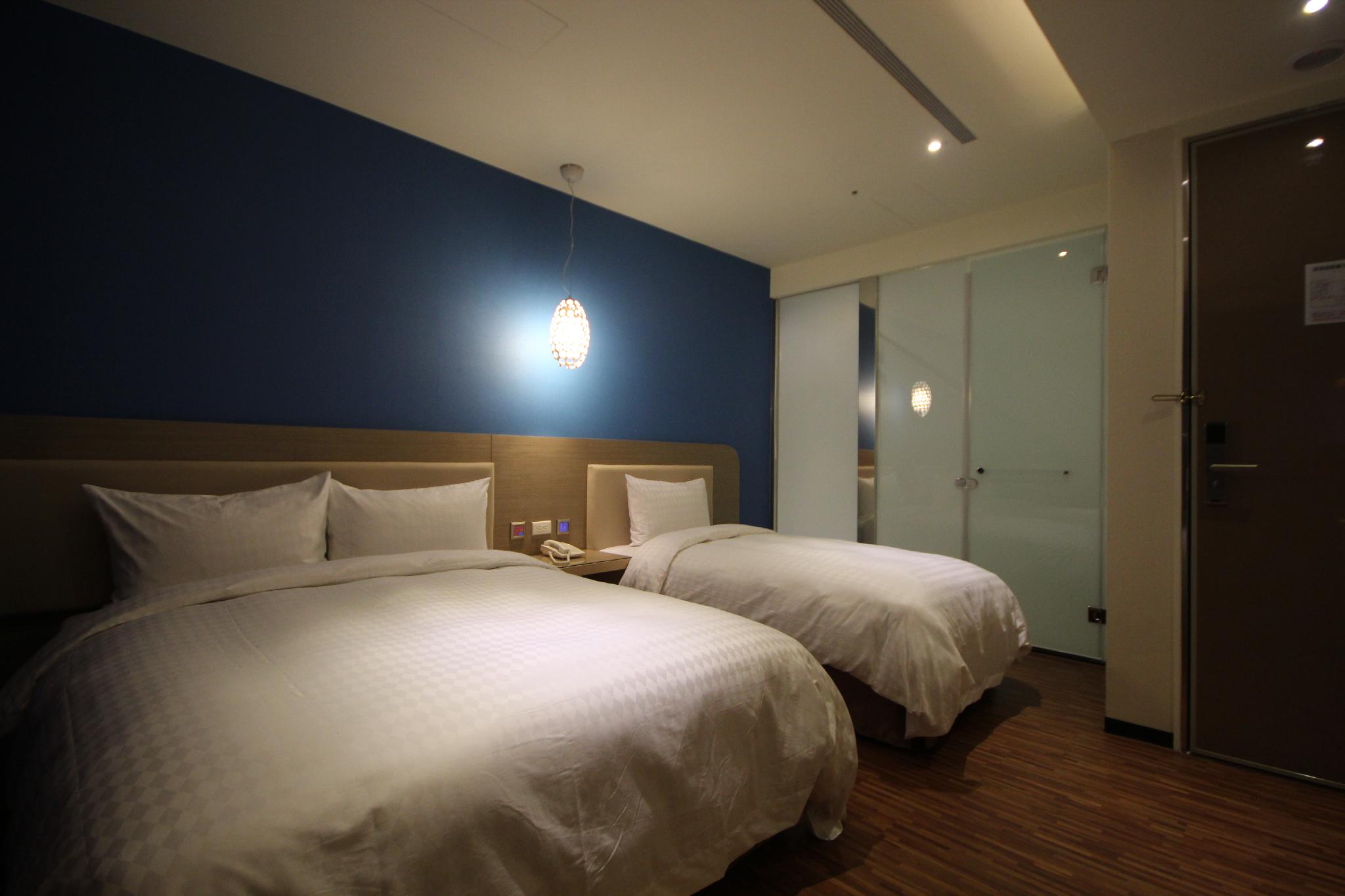 Basement, Triple, 1 Double and 1 Single Bed, No Window