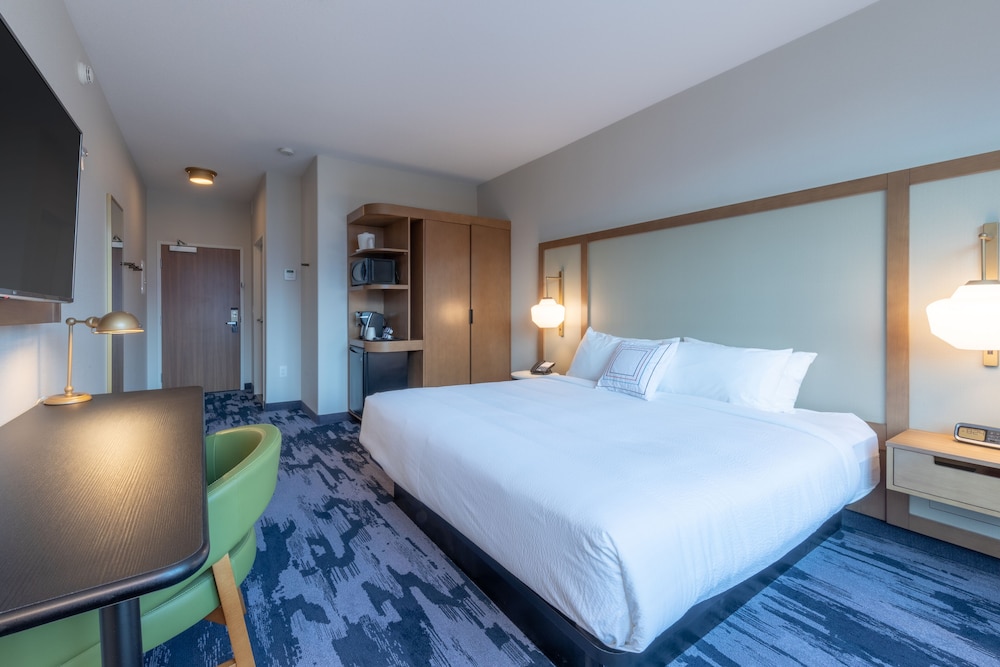 غرفة بسرير كينج، Fairfield Inn & Suites by Marriott Revelstoke 2/10