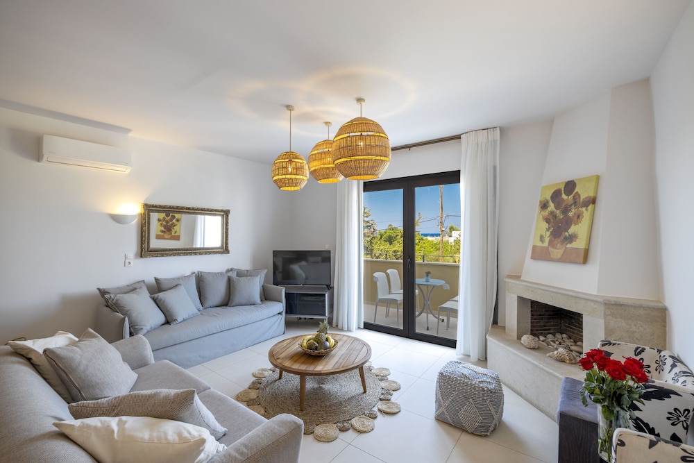 La Stella Suites 43/64