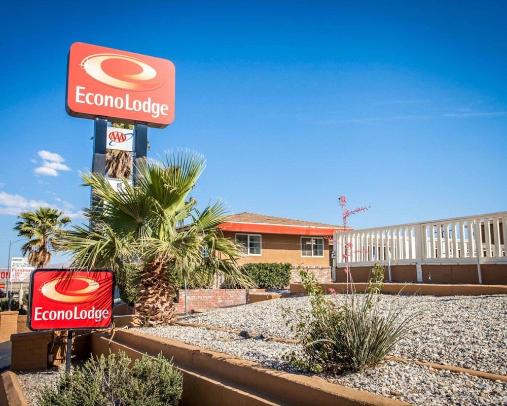 Econo Lodge On Historic Route 66 2/35