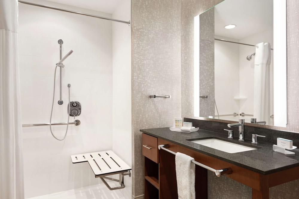 Suite, 2 Queen Beds, Bay View, Accessible 3/3