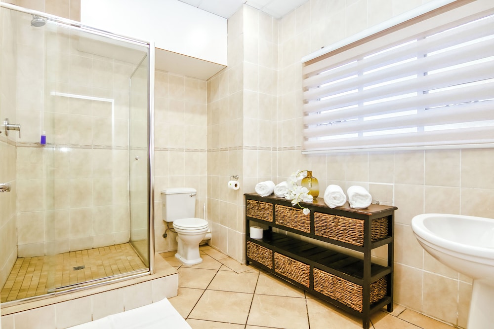 Bm Gardens Apartment Hotel 32/34