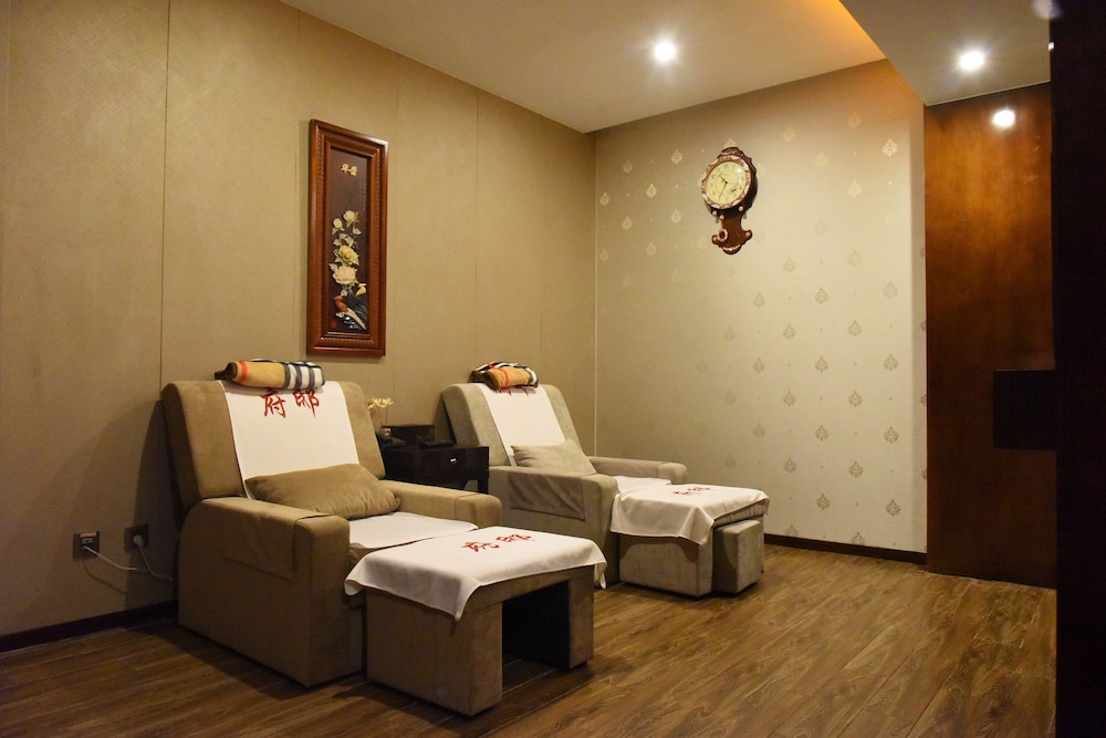 Royal International Hotel 24/60