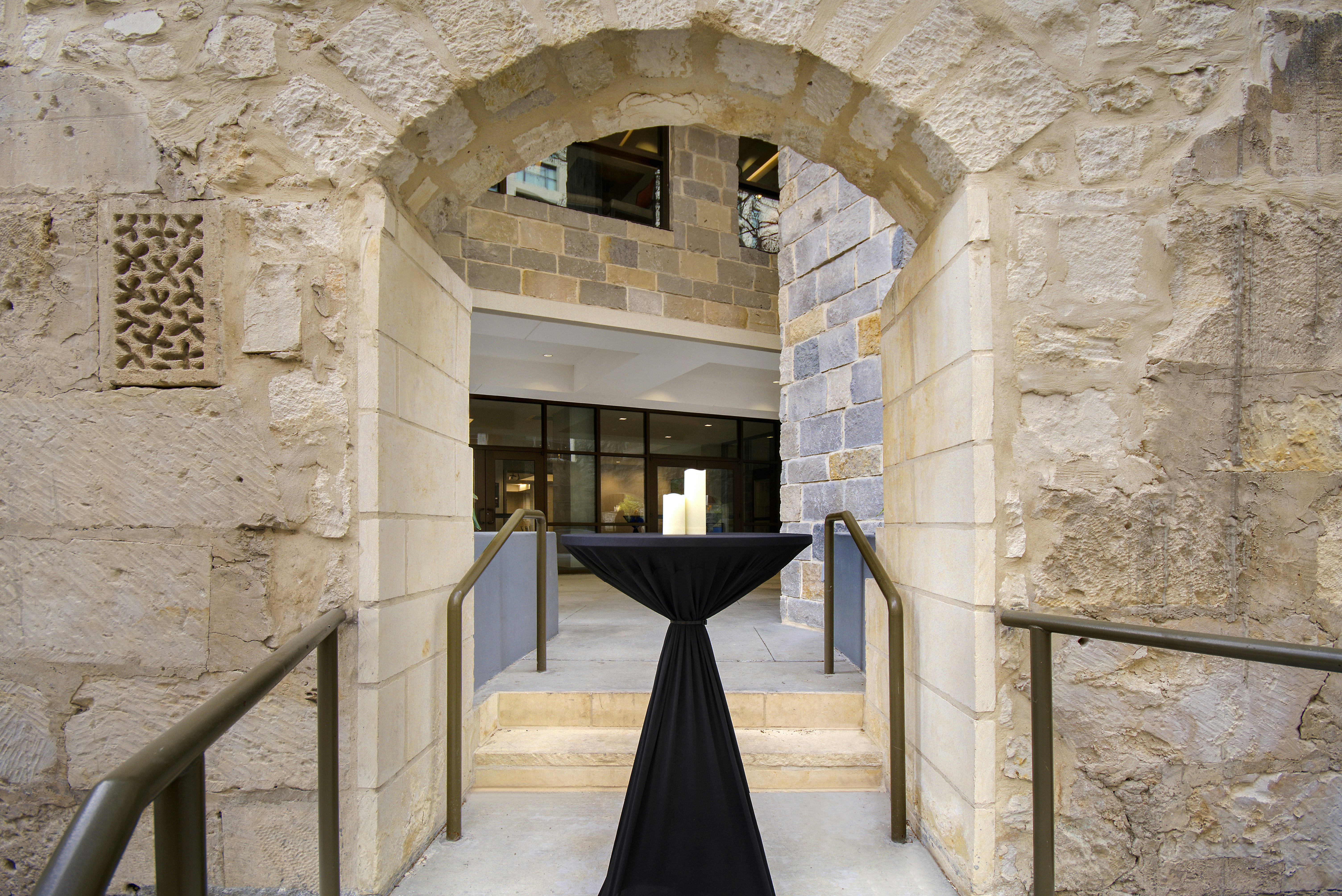 Hampton Inn & Suites San Antonio Riverwalk 38/77