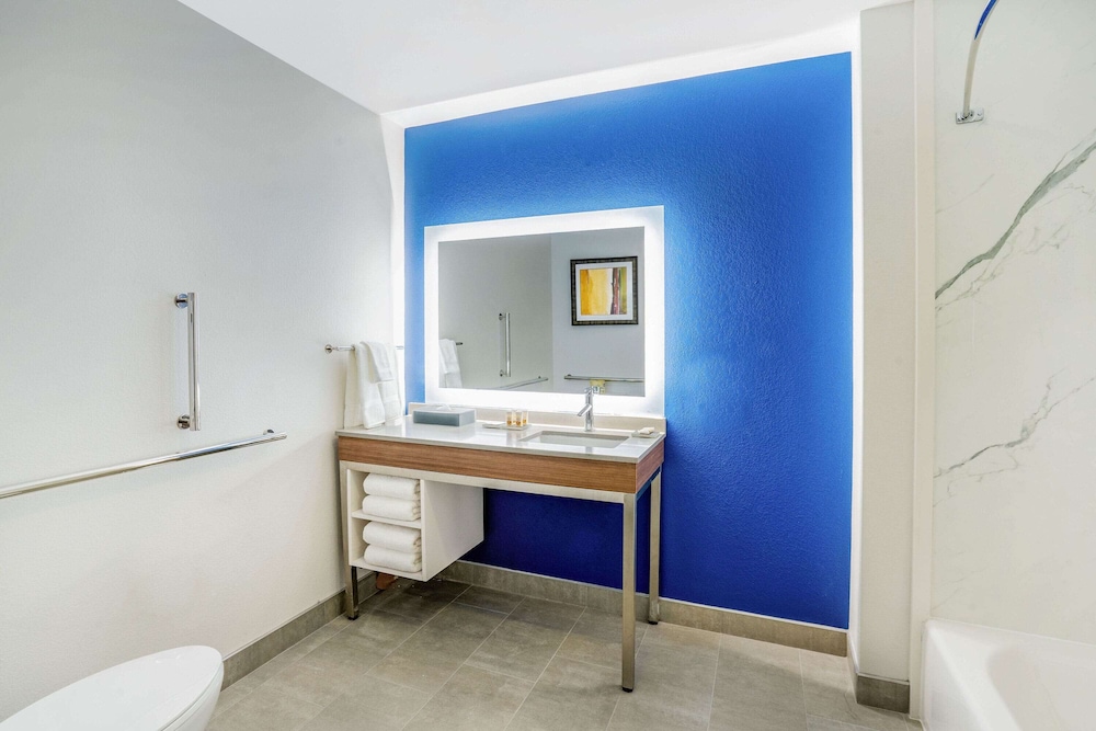 La Quinta Inn & Suites by Wyndham Katy 41/43