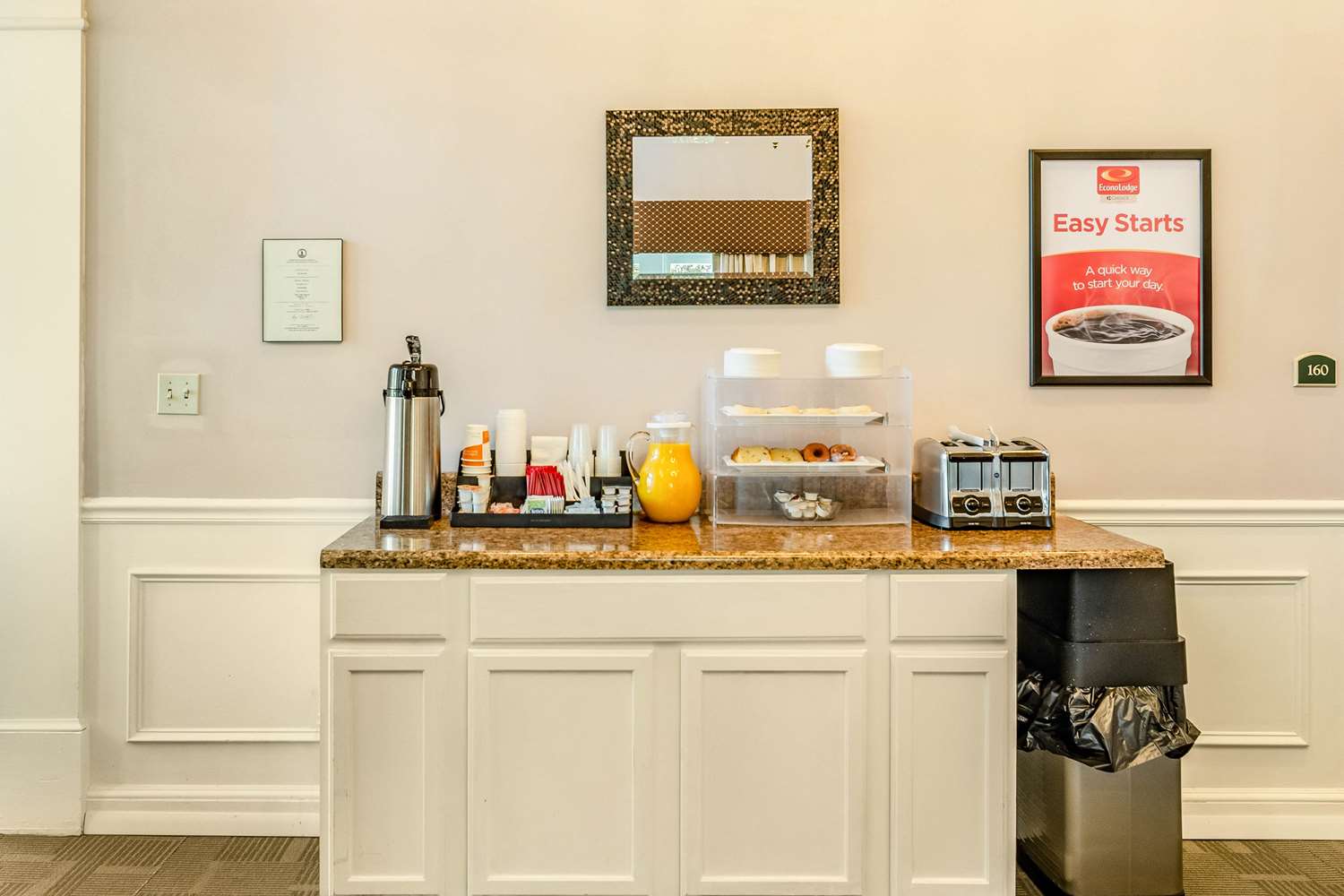 Econo Lodge Inn & Suites Radford-Blacksburg Area 3/14