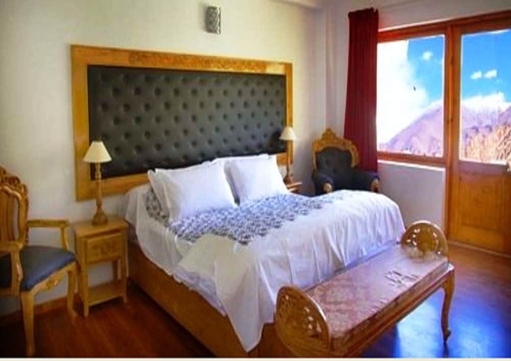 Grand Himalaya 16/50