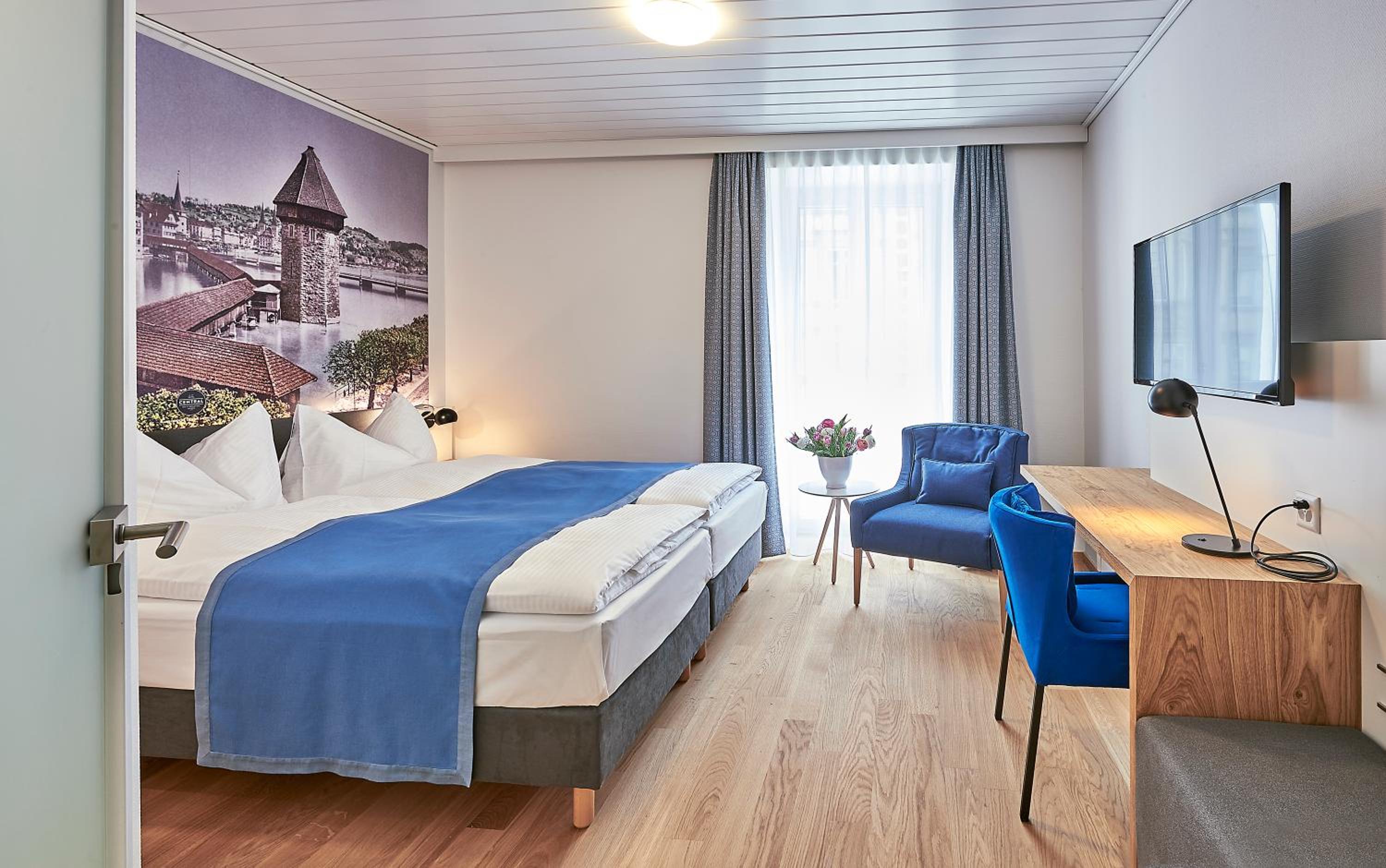 Noble, Single, Single Bed