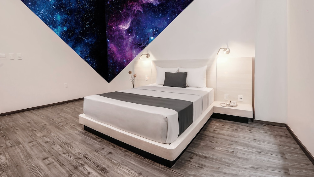 Life Hotel 15/55