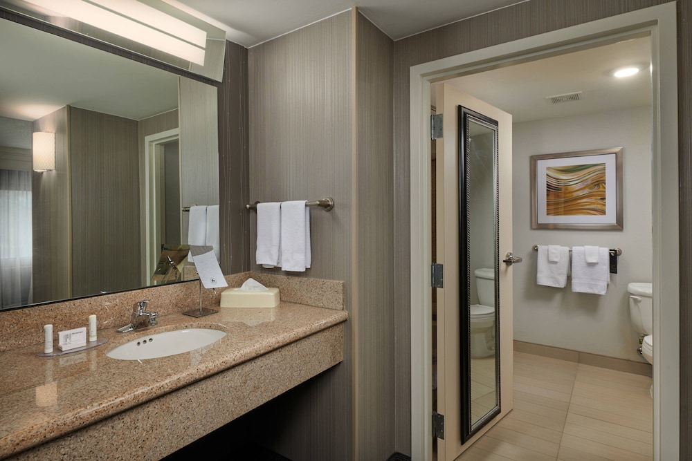 Courtyard by Marriott Bristol 8/33