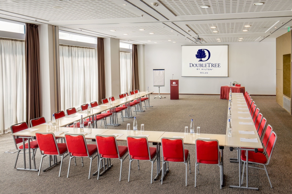 DOUBLETREE BY HILTON MILAN 53/83