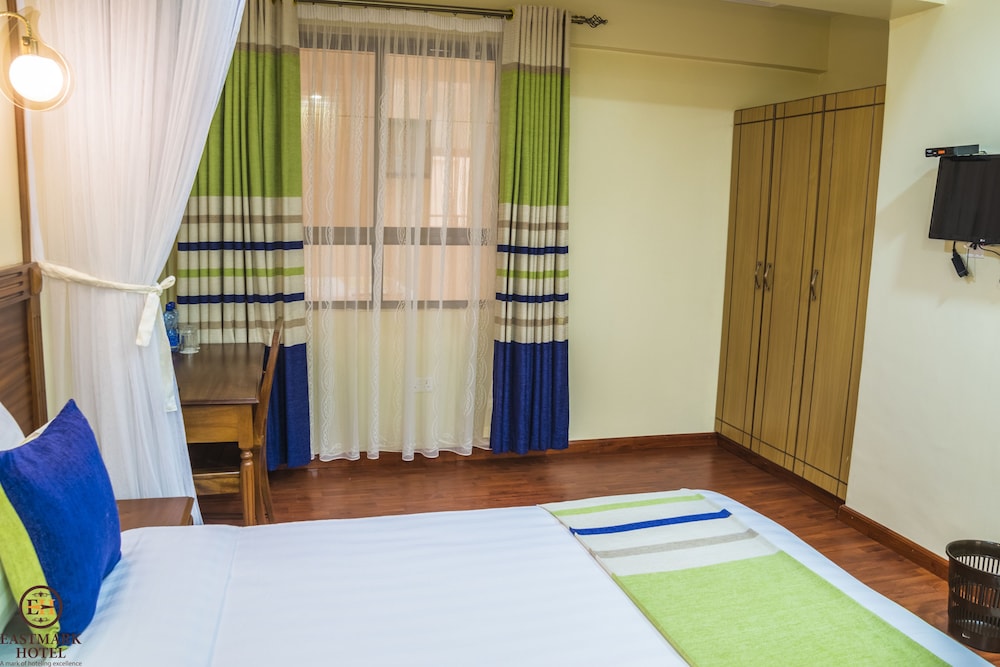 Eastmark Hotel 8/46