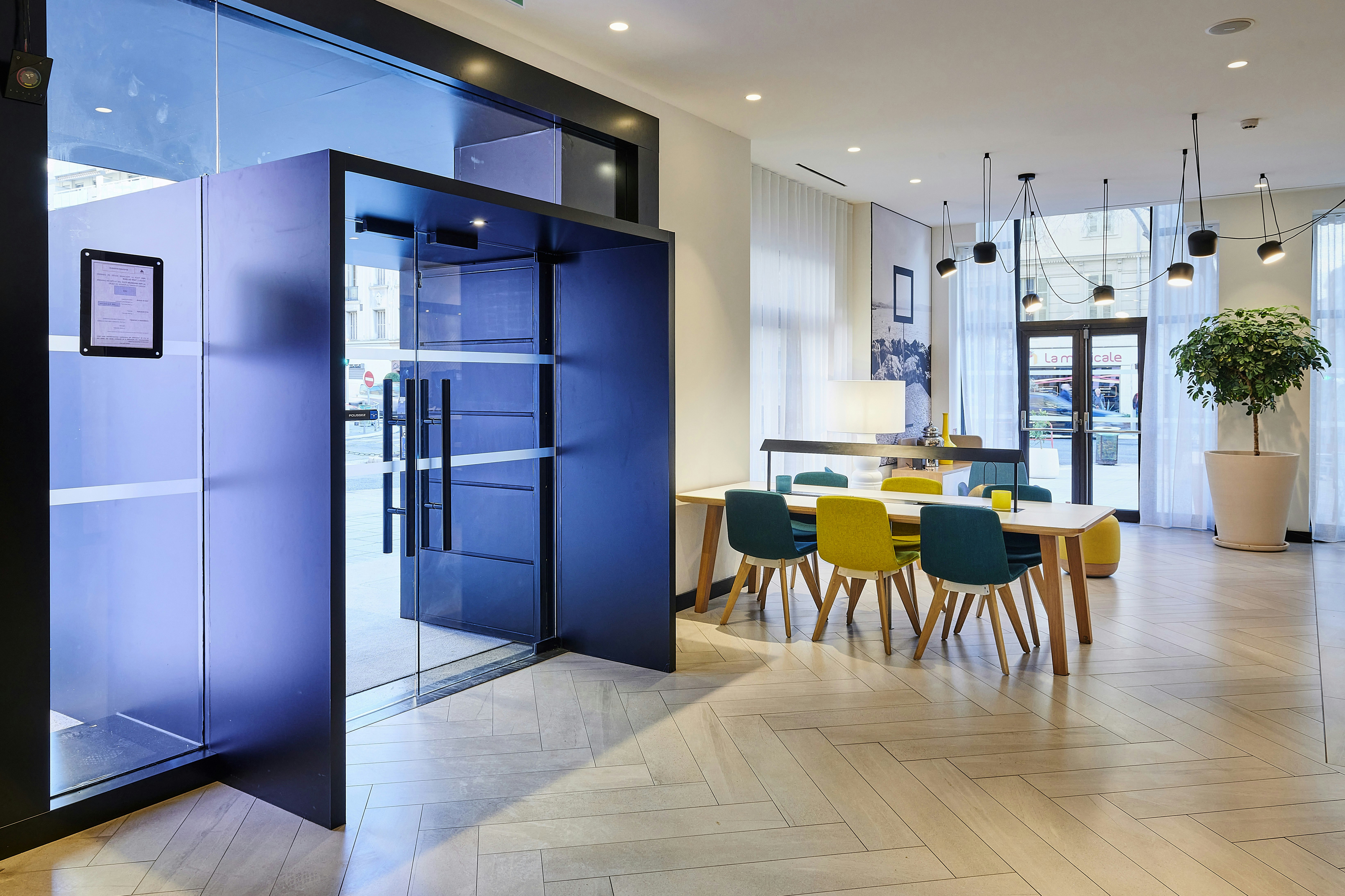 Holiday Inn Nice by IHG 50/79