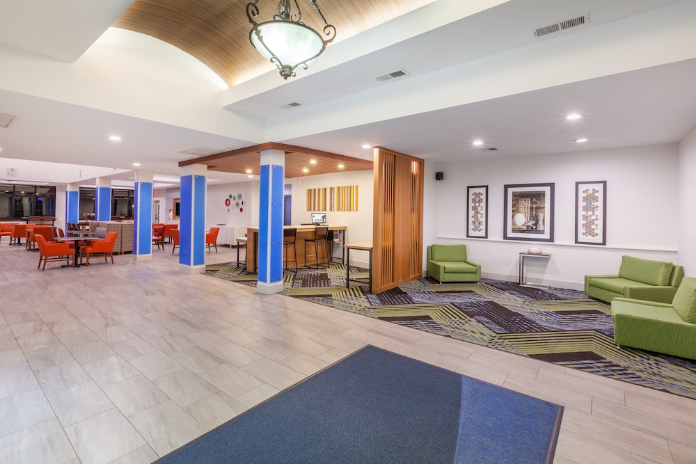 Holiday Inn Express Hotel Suites Orange 14/70