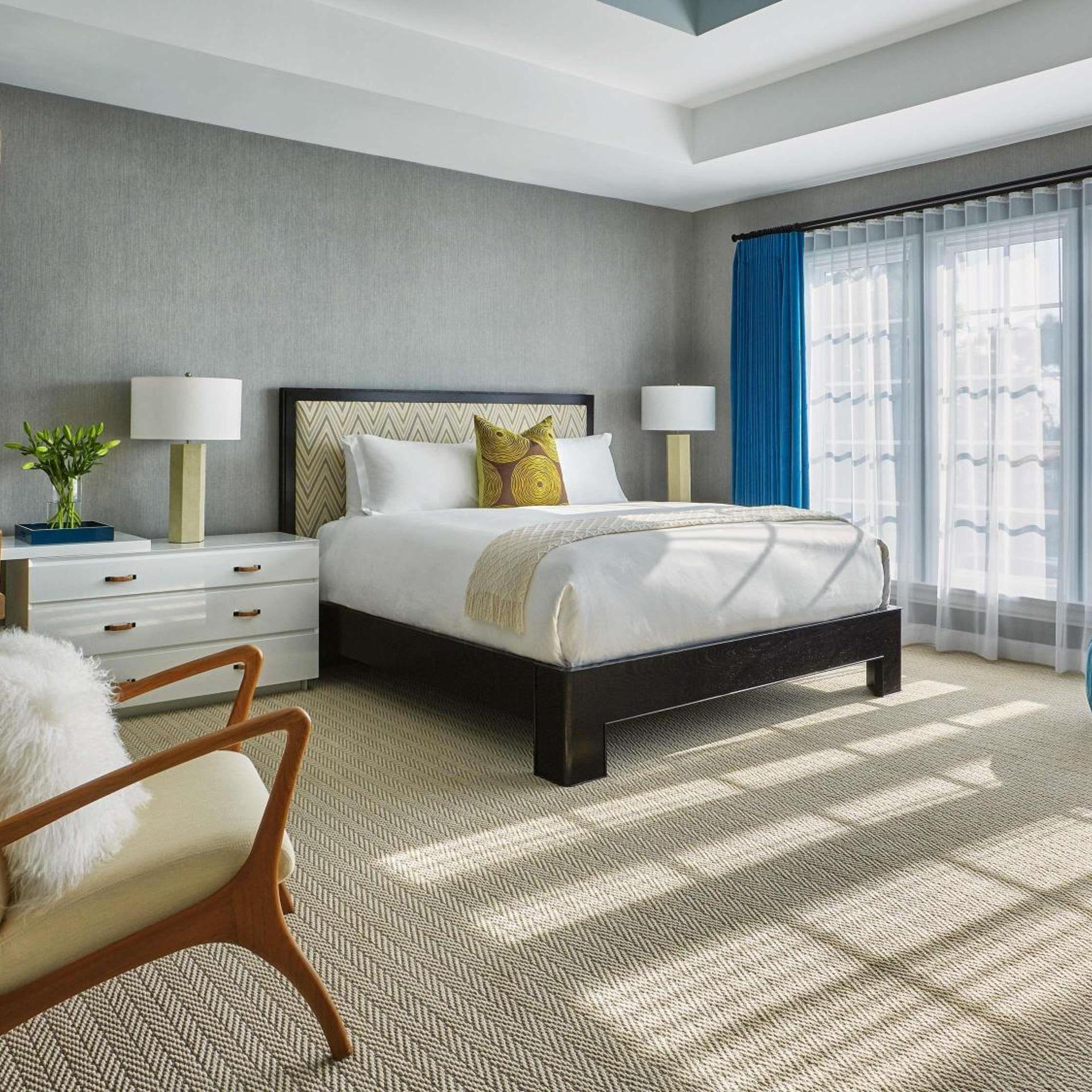 Bi Level, Suite, Bungalow, King Bed
