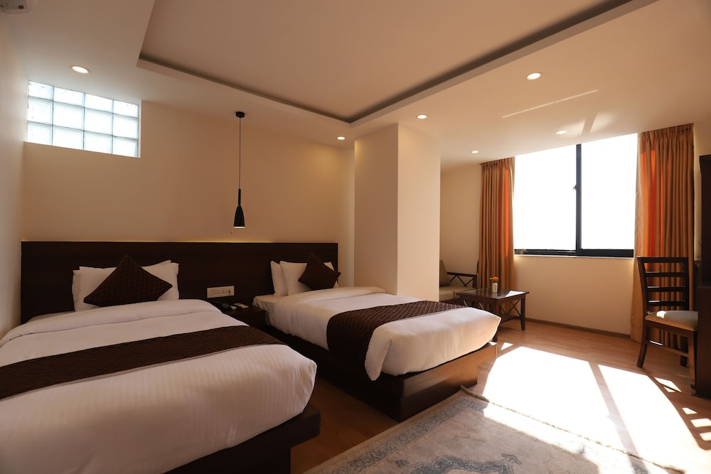 Apex Business Hotel 24/58