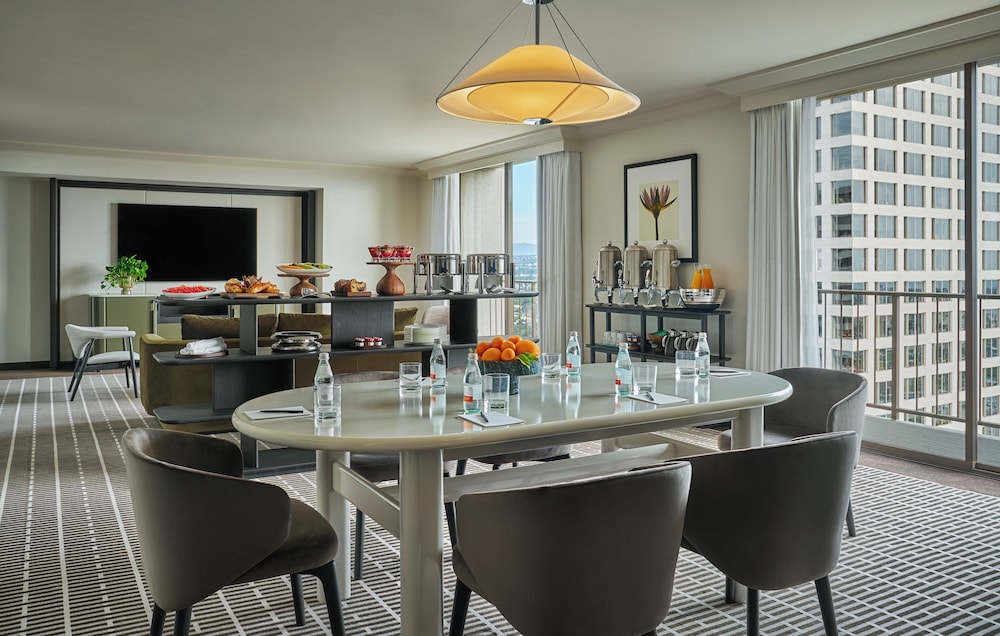 Pendry Newport Beach 52/64