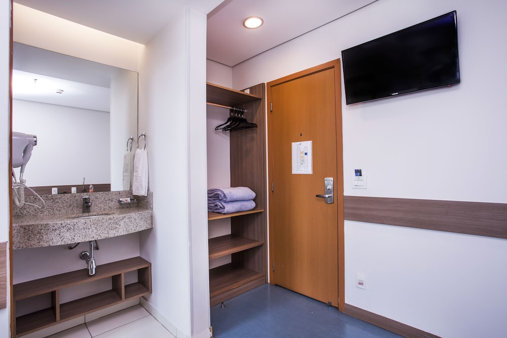Total Hotel 50/51