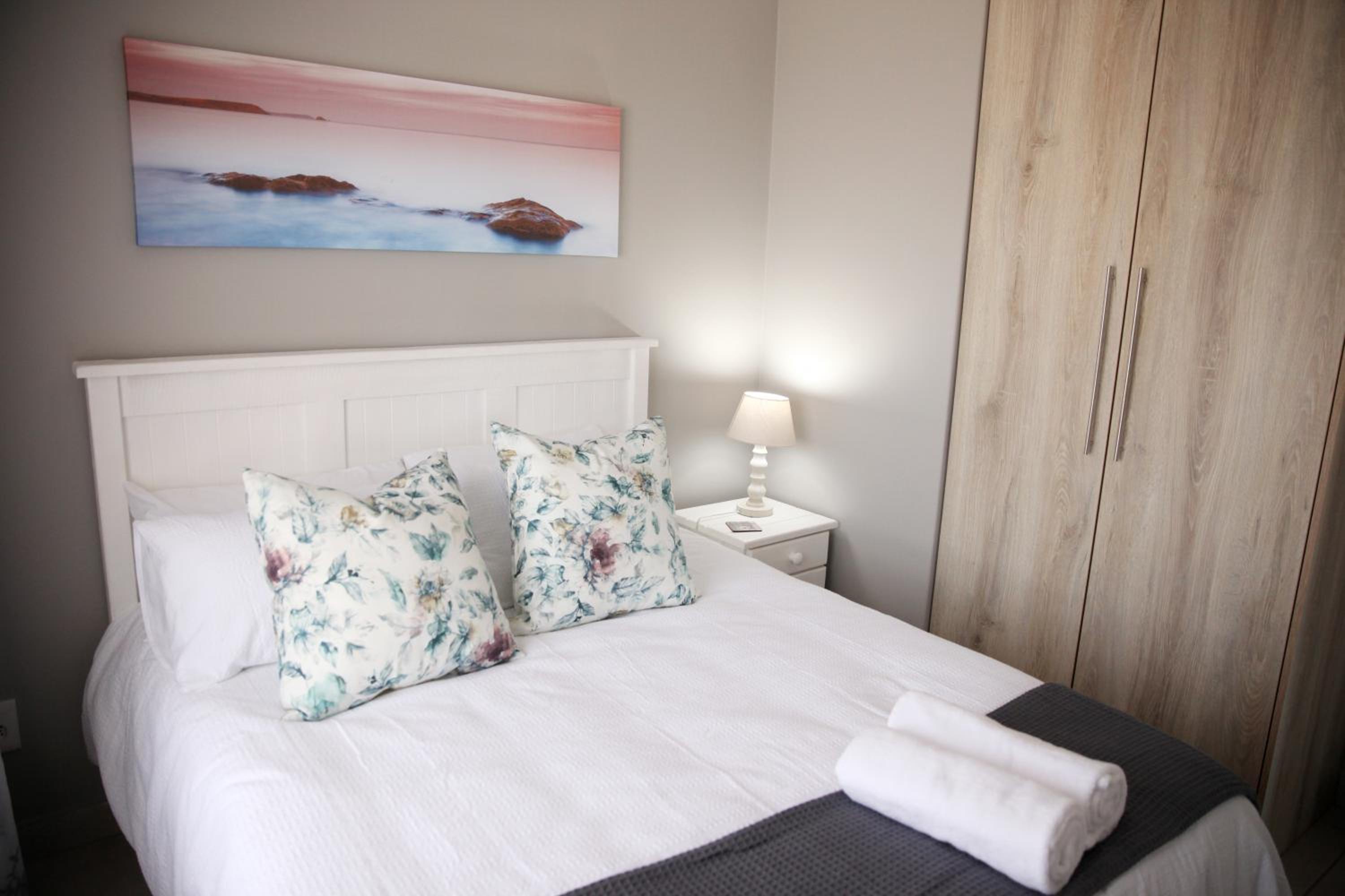 Mari-Amor Self-Catering Apartments 15/23
