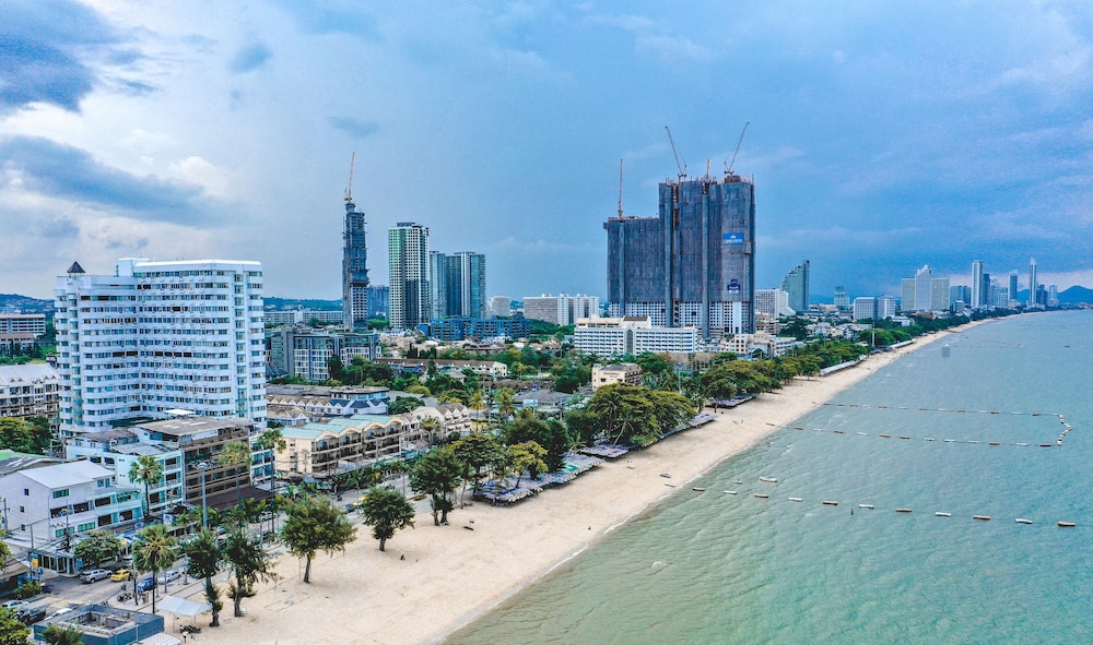 Mermaid S Beach Resort Jomtien 40/44