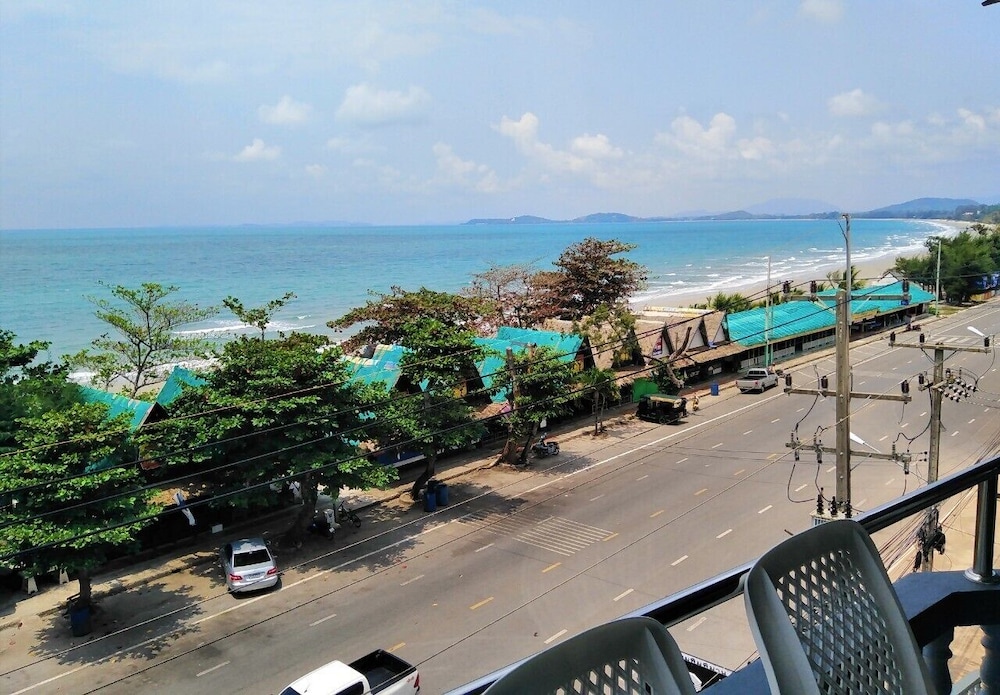Pimpimarn Beach Hotel 35/66