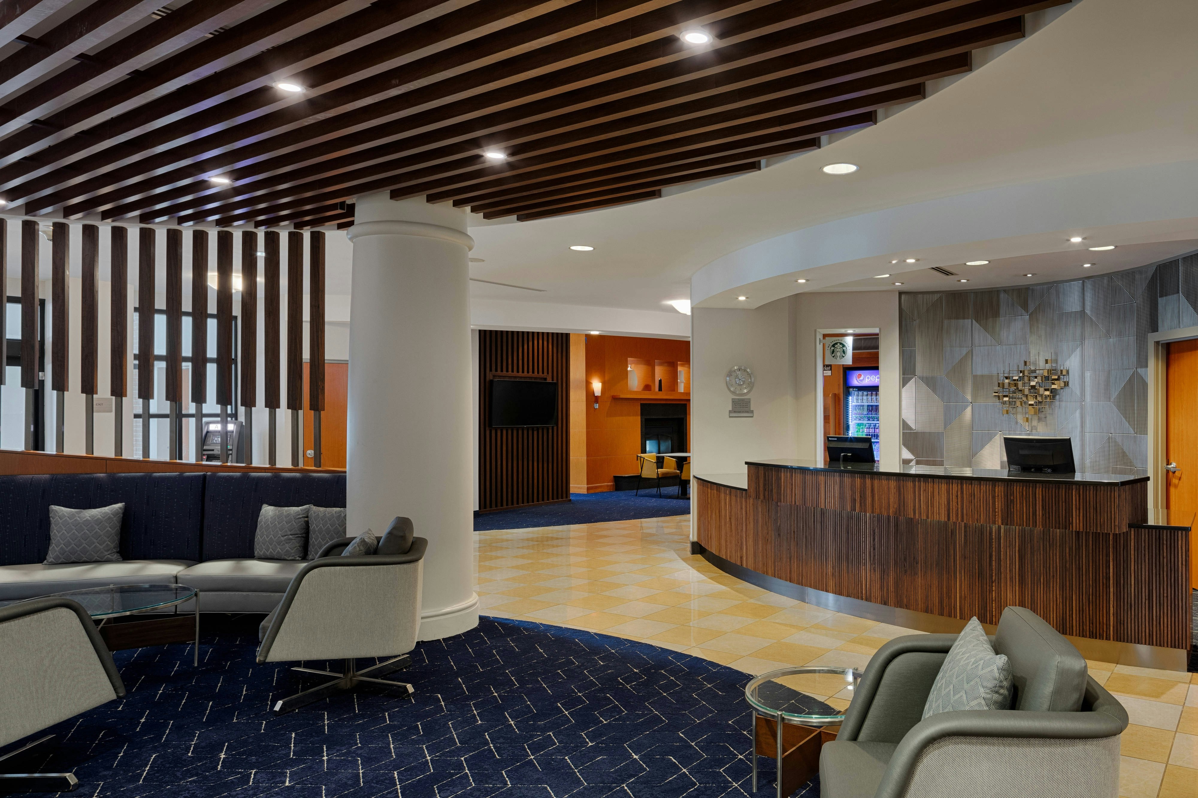 Courtyard By Marriott Springfield Downtown 5/18