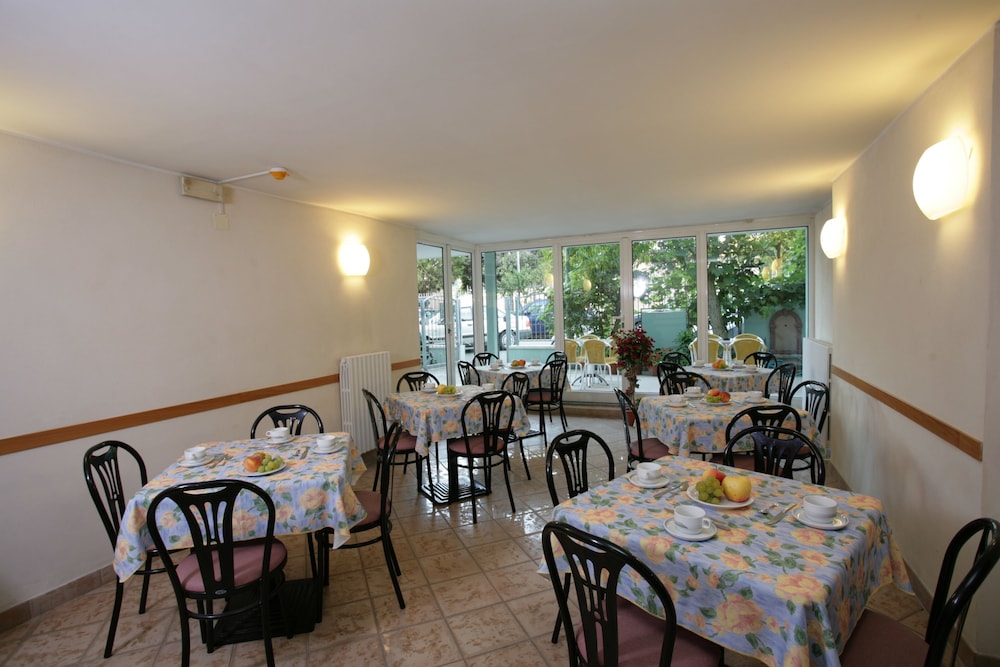 Hotel Letizia 36/50
