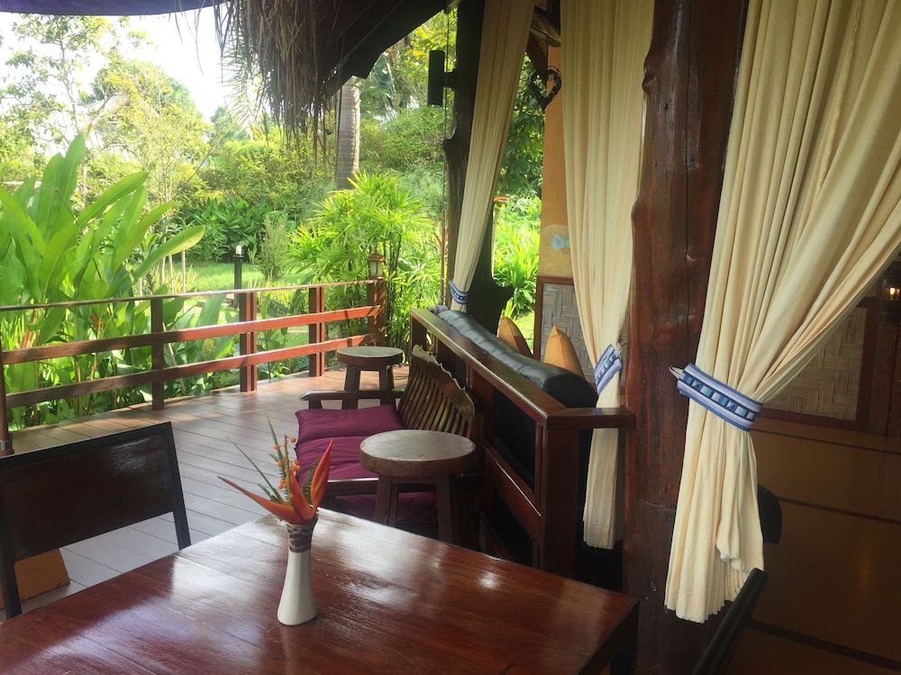 PURA VIDA PAI RESORT 40/65