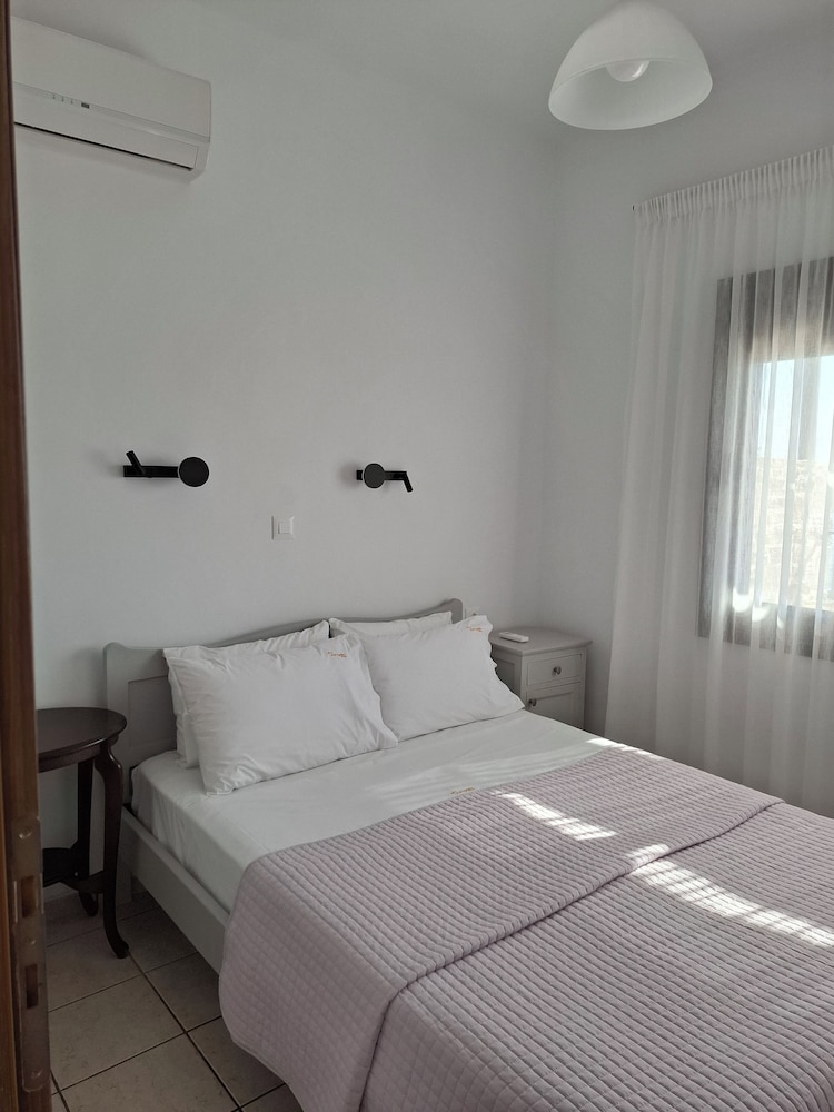 Vangelis Villas 5/45