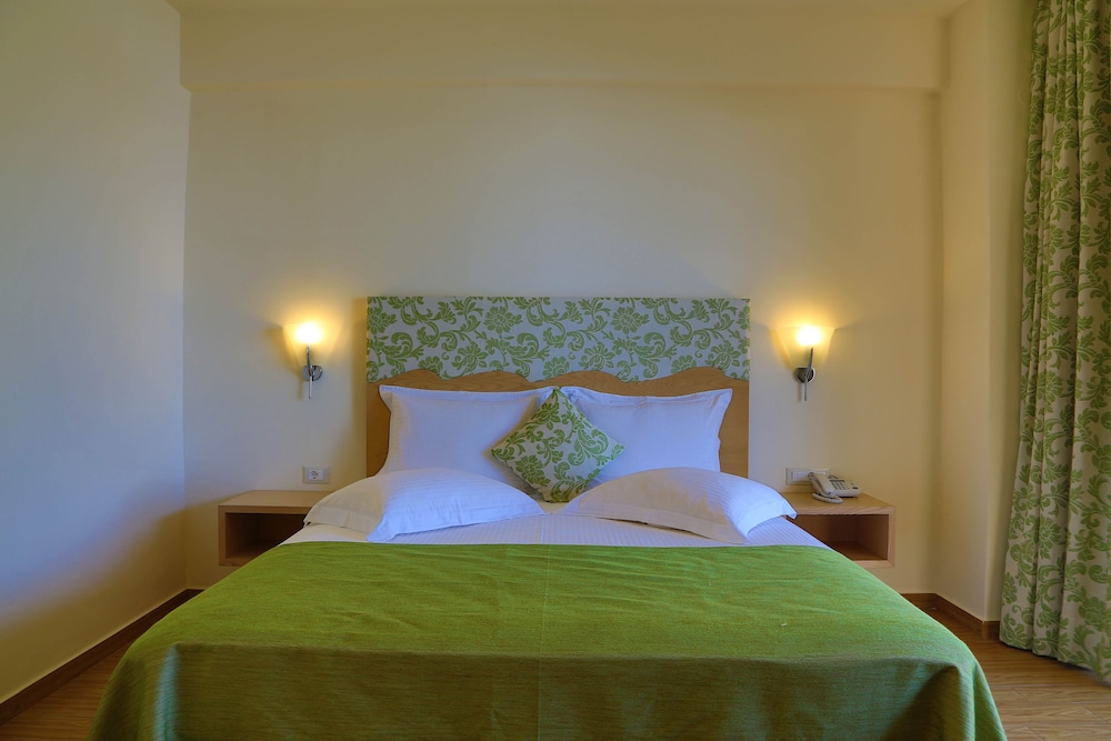 Akrotiri Beach - Adults Only 18/68