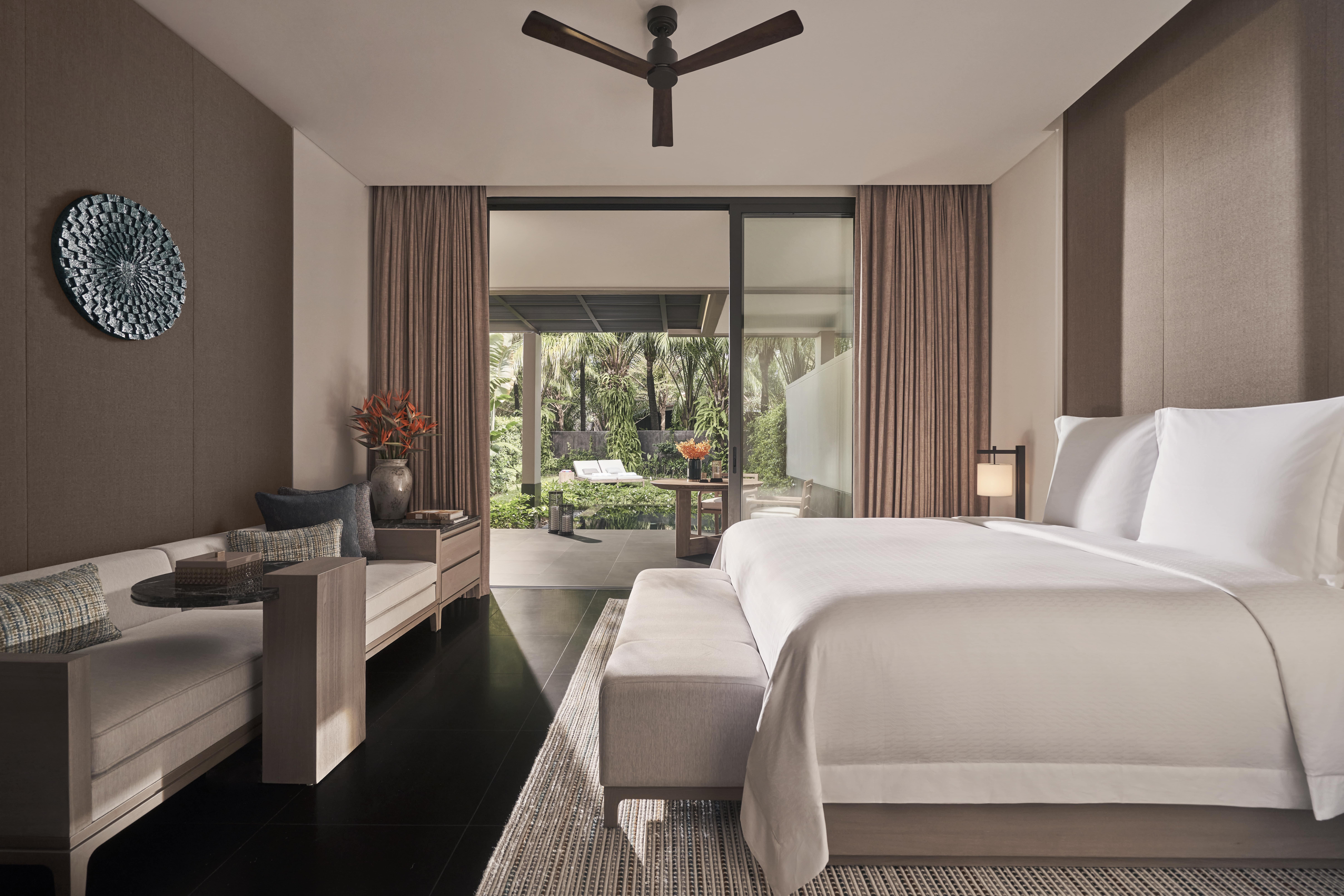 Garden Pool, Suite, King Bed