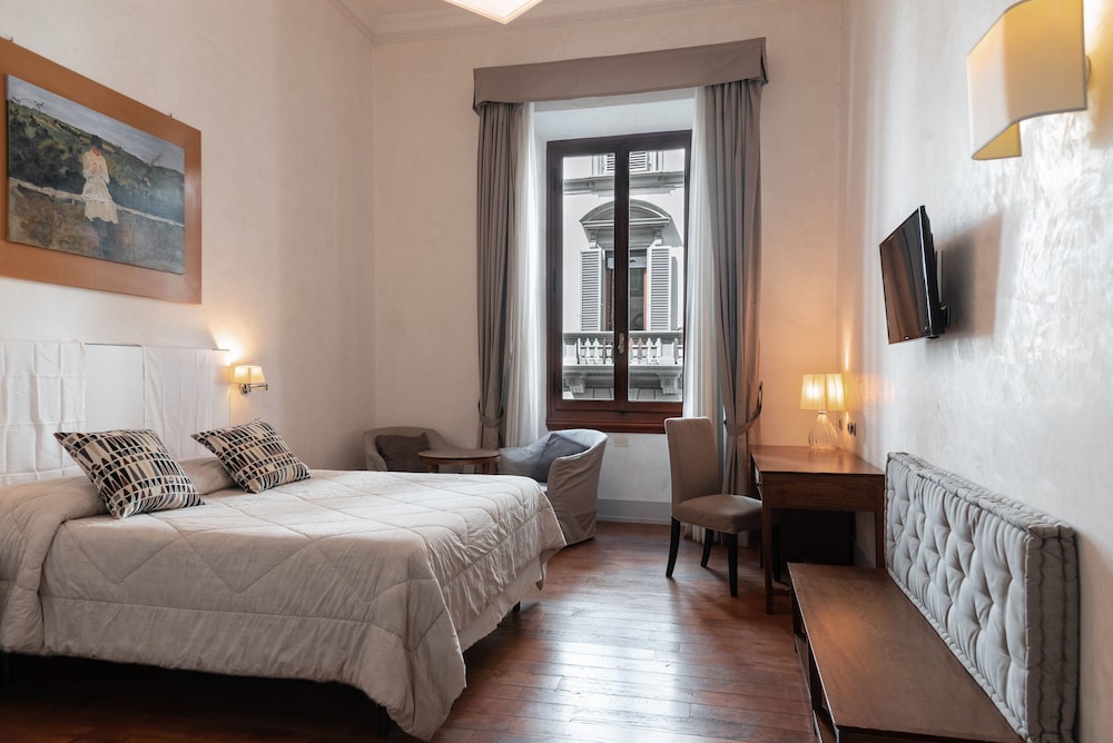 Double Bed, Street View