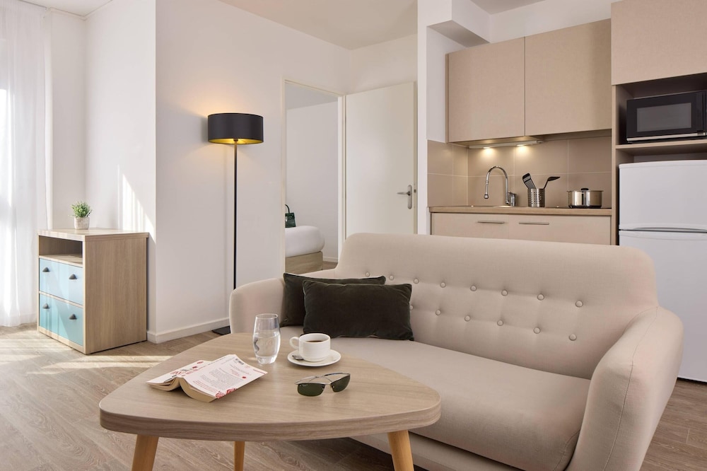 Quality Aparthotel St-Quentin en Yvelines 11/23
