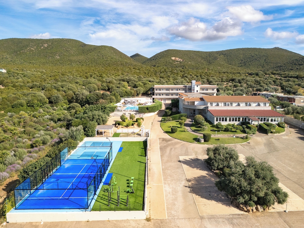 Lu Hotel Porto Pino 22/48