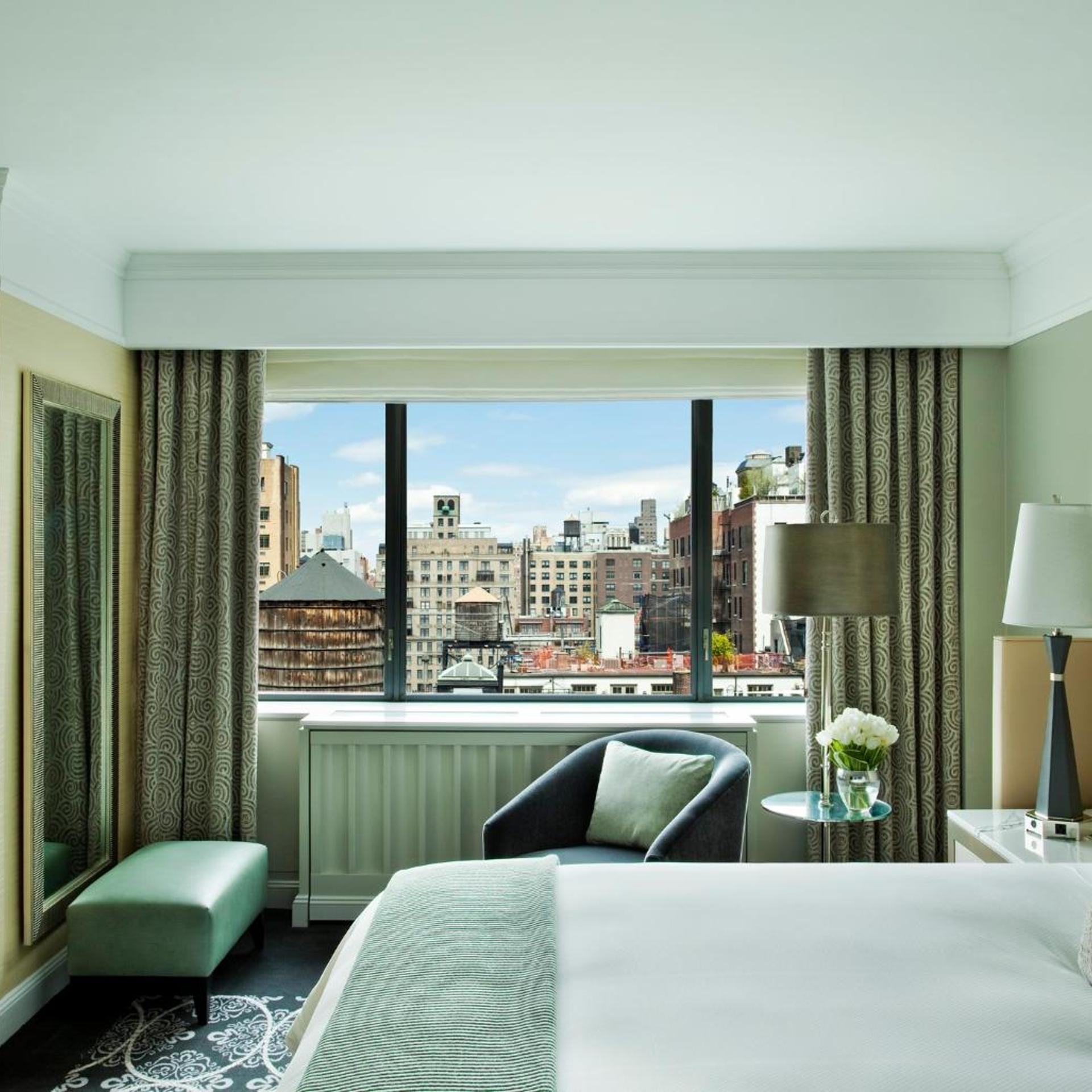 Atrium, Suite