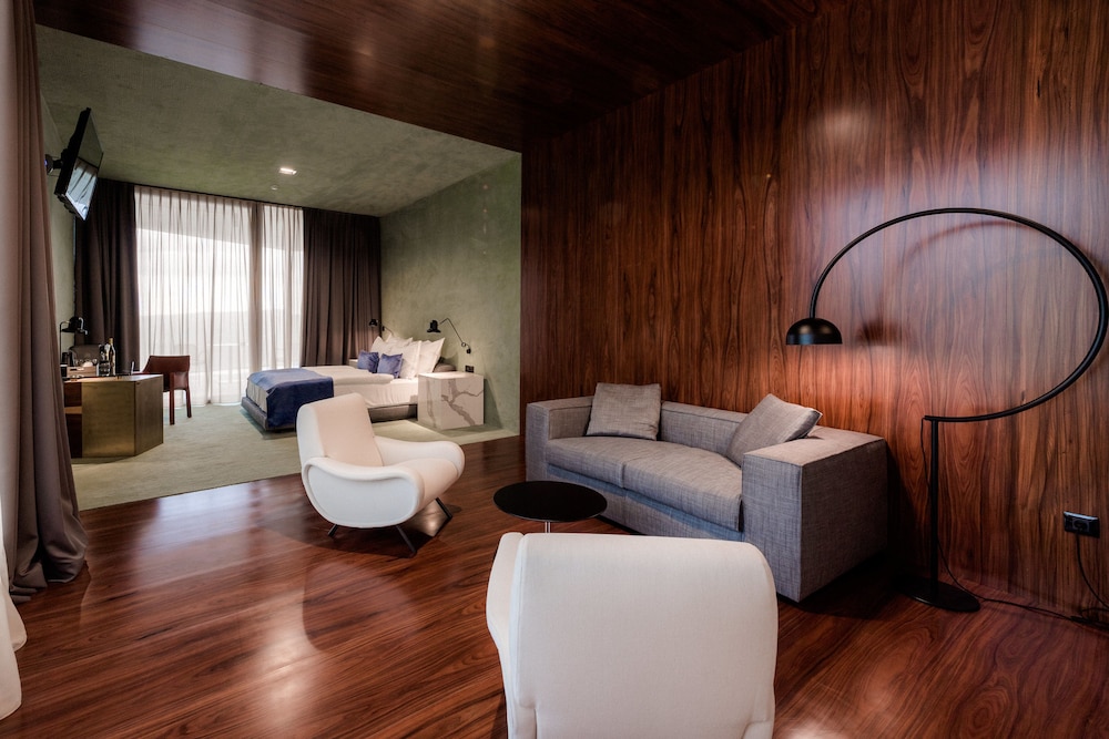 Wine Heritage Hotel Roxanich 58/81