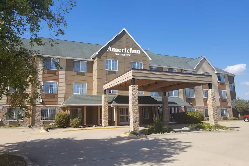 AmericInn by Wyndham Galesburg 2/59
