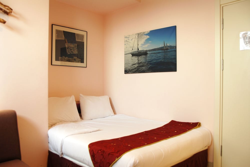 Han Hostel Airport North Hotel 16/75