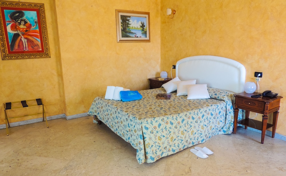 جناح جونيور بسرير مزدوج، Lungomare Hotel 3/9