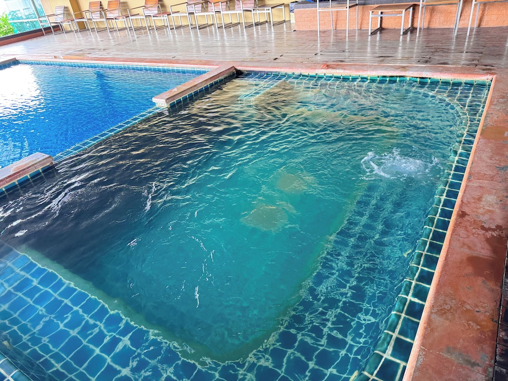 The Narathiwas Hotel and Residence Sathorn Bangkok 42/63