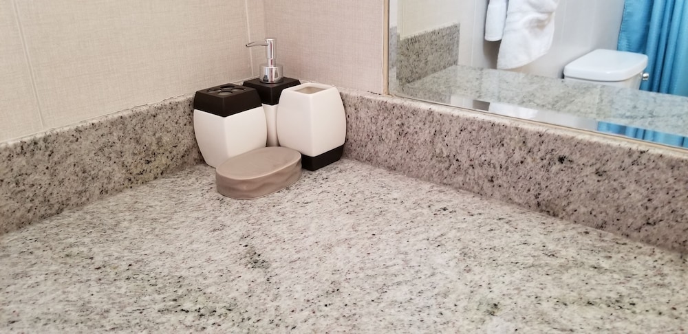 New Kingston Guest Apartment At Eight 21/26
