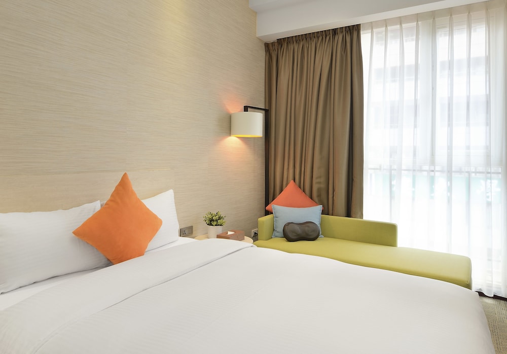 DELUXE, DOUBLE BED