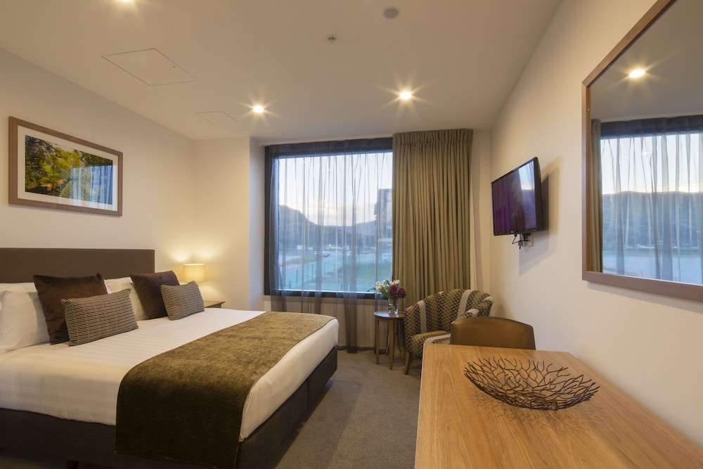 DELUXE, APARTMENT, KING BED