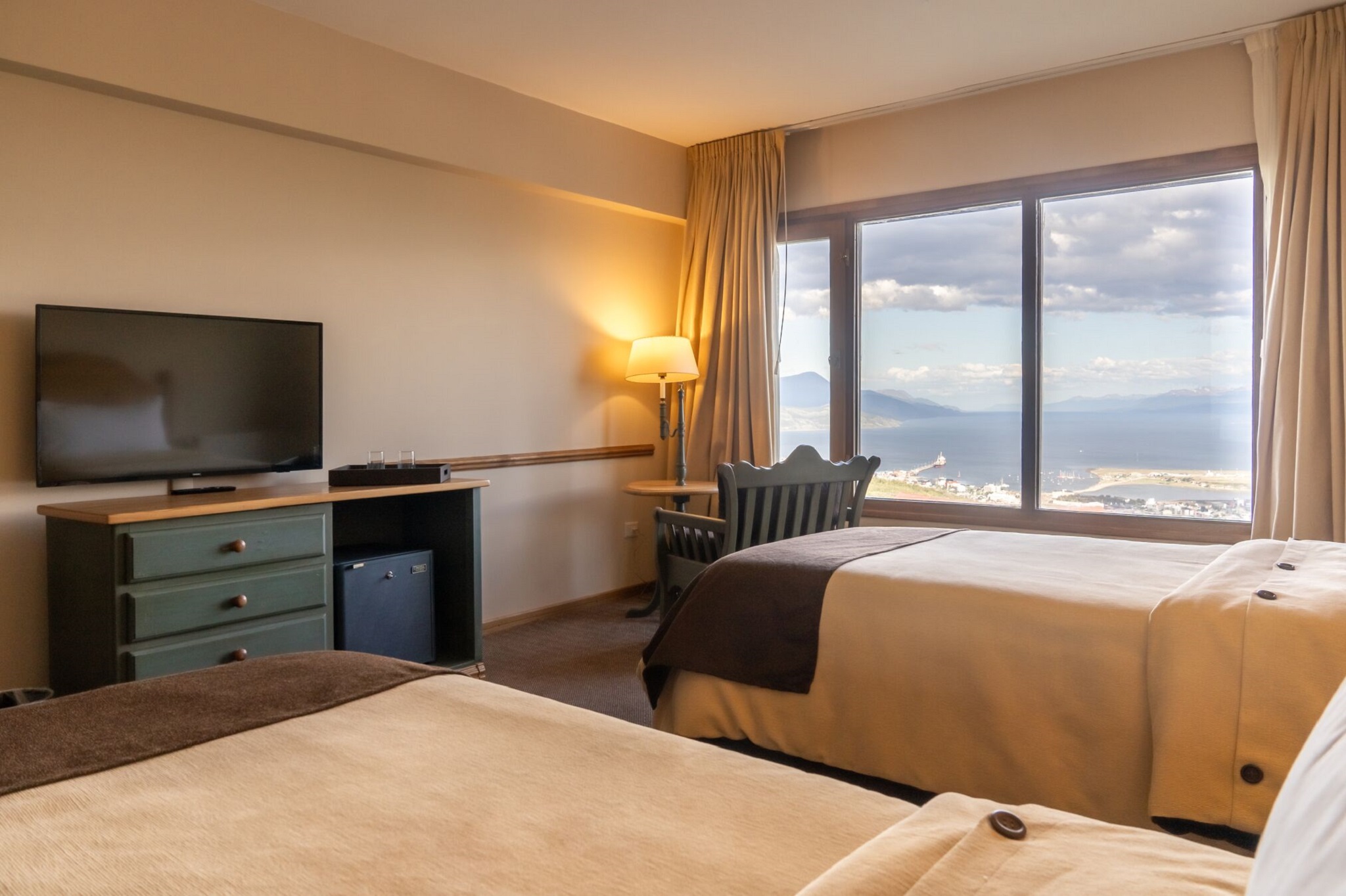 Room, Twin Beds, Bay View