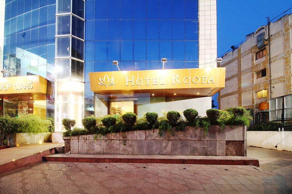 HOTEL ROOPA 4/63